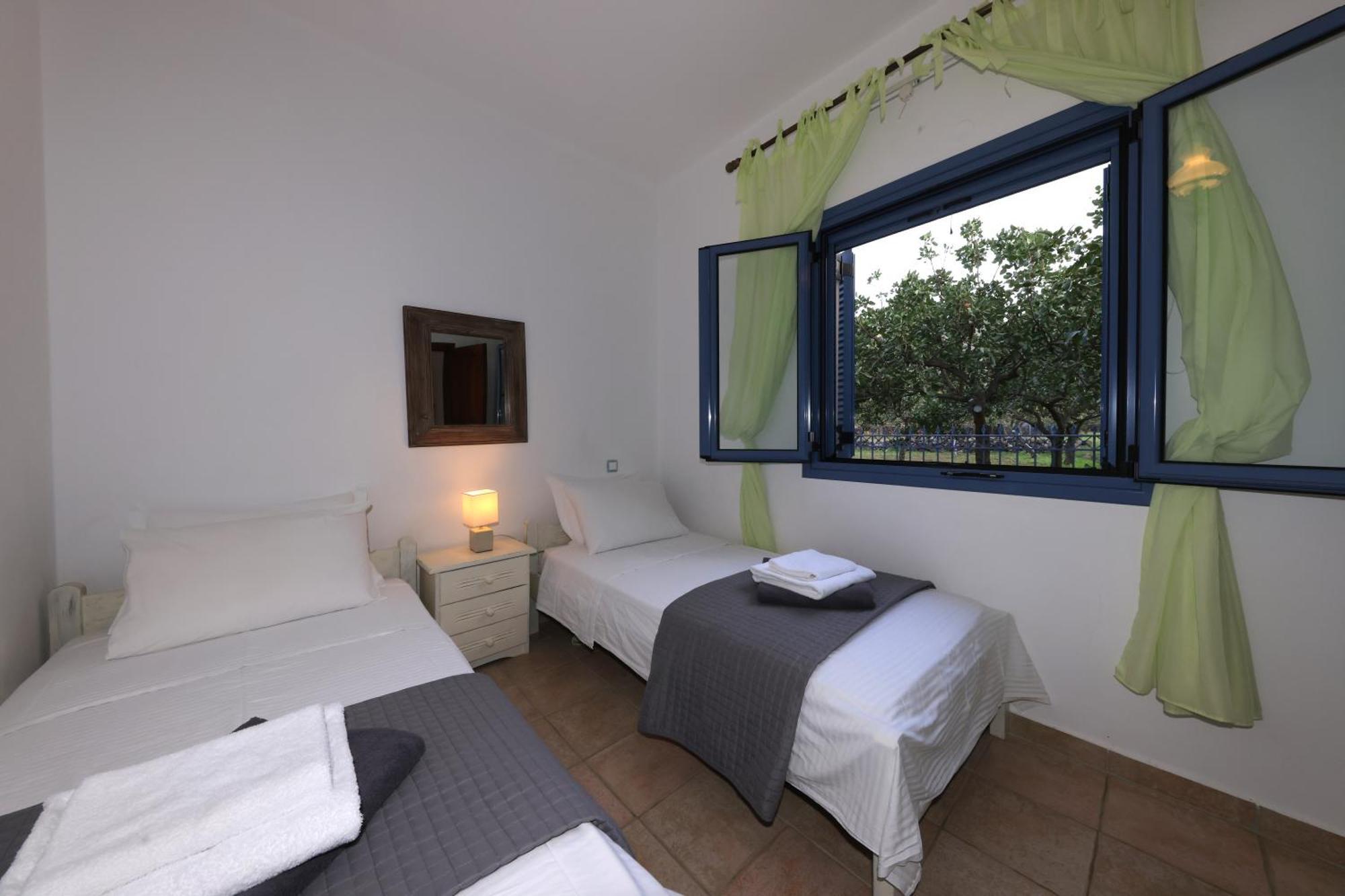 NJV plus K Aegina Extérieur photo