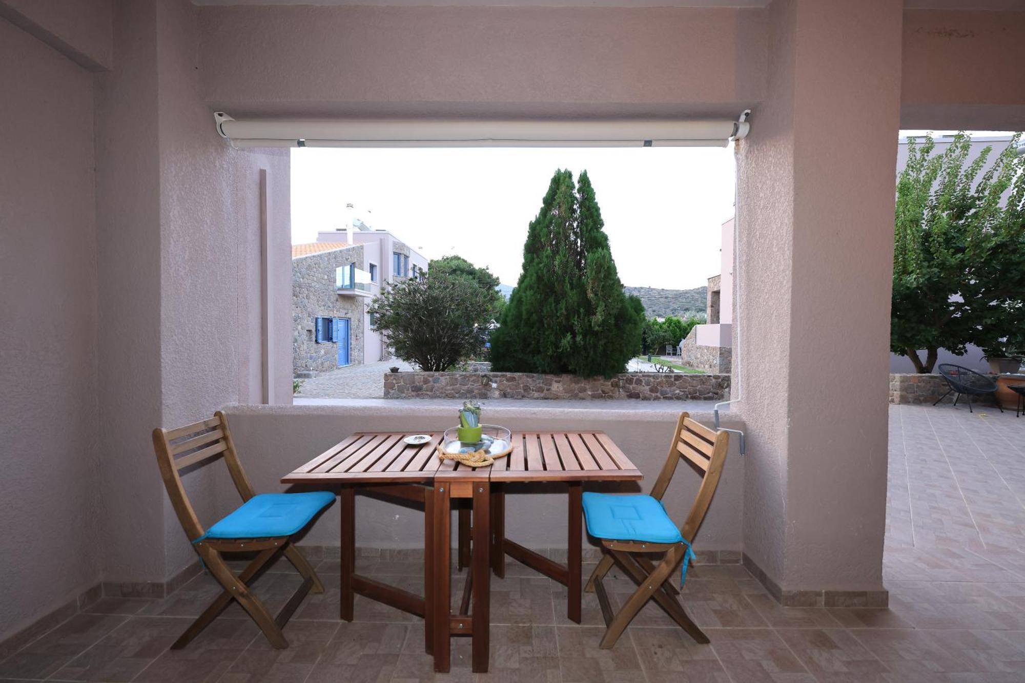 NJV plus K Aegina Extérieur photo